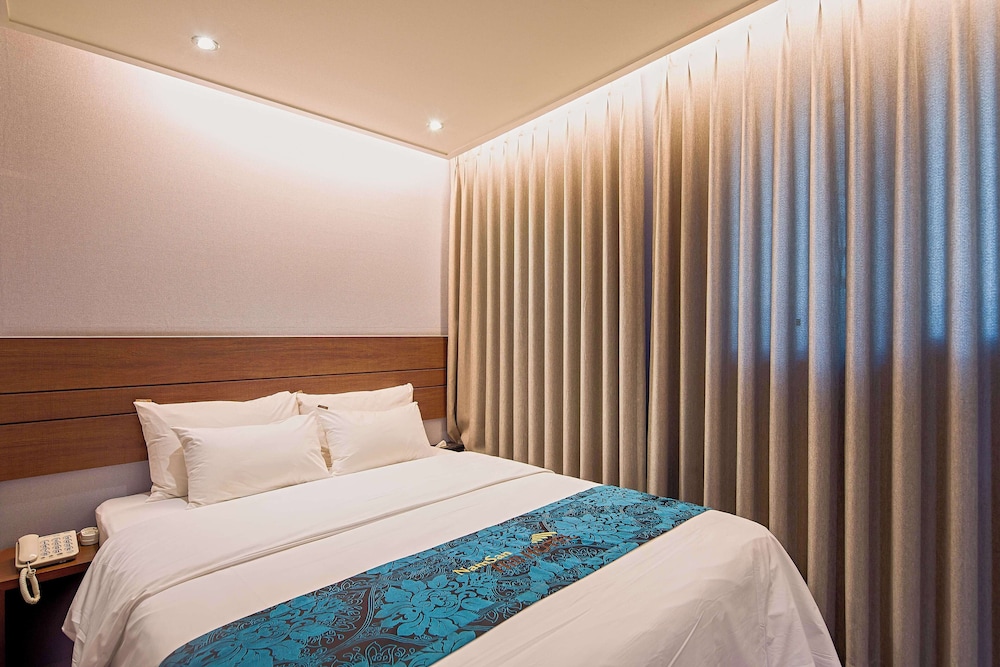 Namsan Hill Hotel 35/62