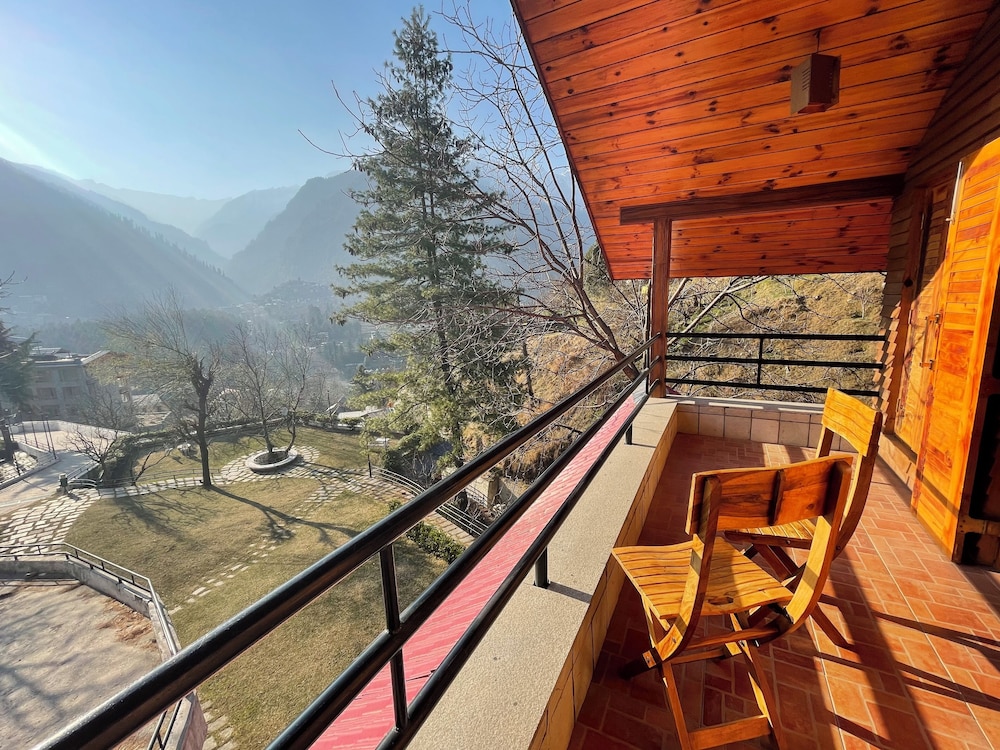 MANU ALLAYA(The Resort Spa in the Himalayas) 20/50