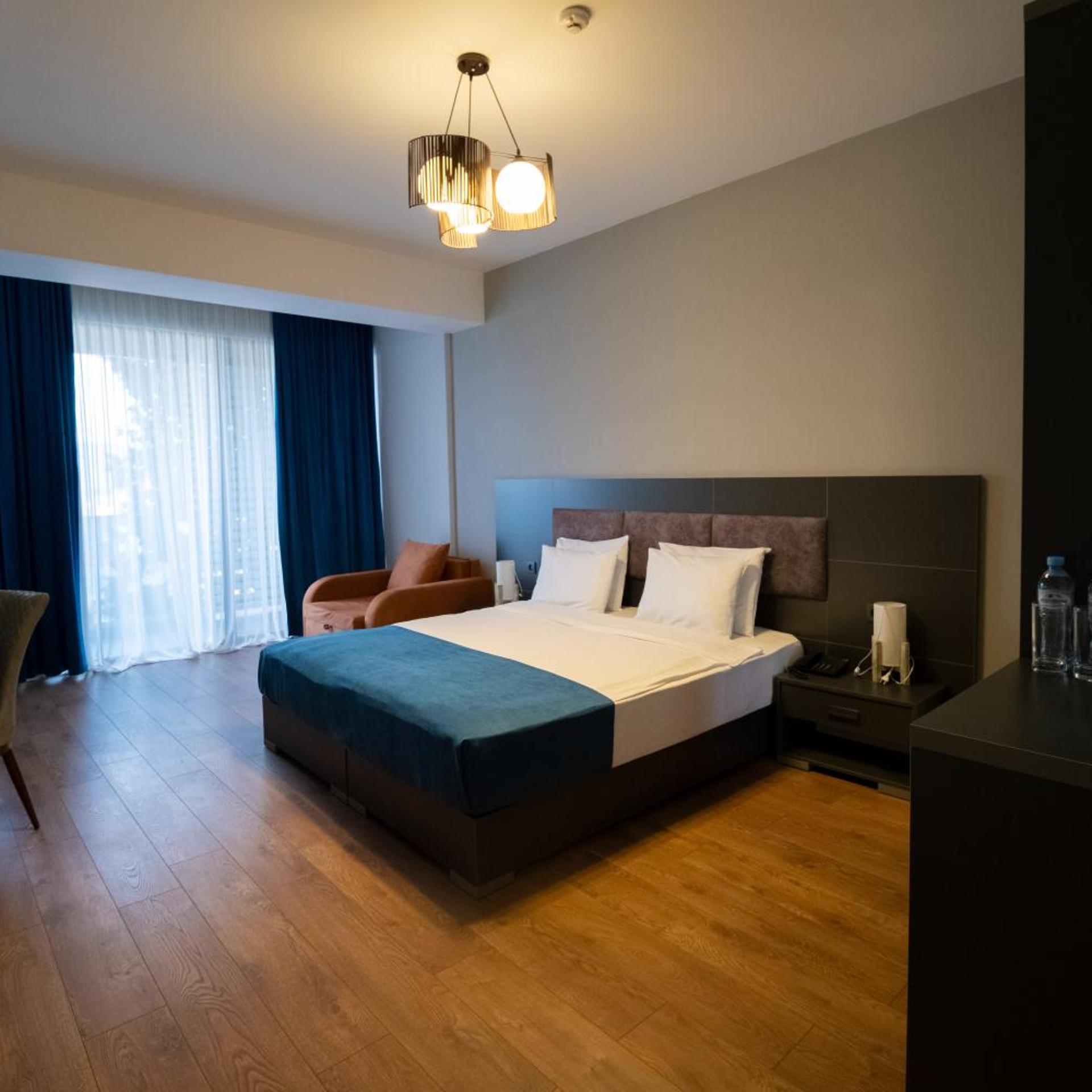 غرفة ديلوكس بسرير مزدوج أو سريرين منفصلين بشرفة، Jazz Hotel 4/8