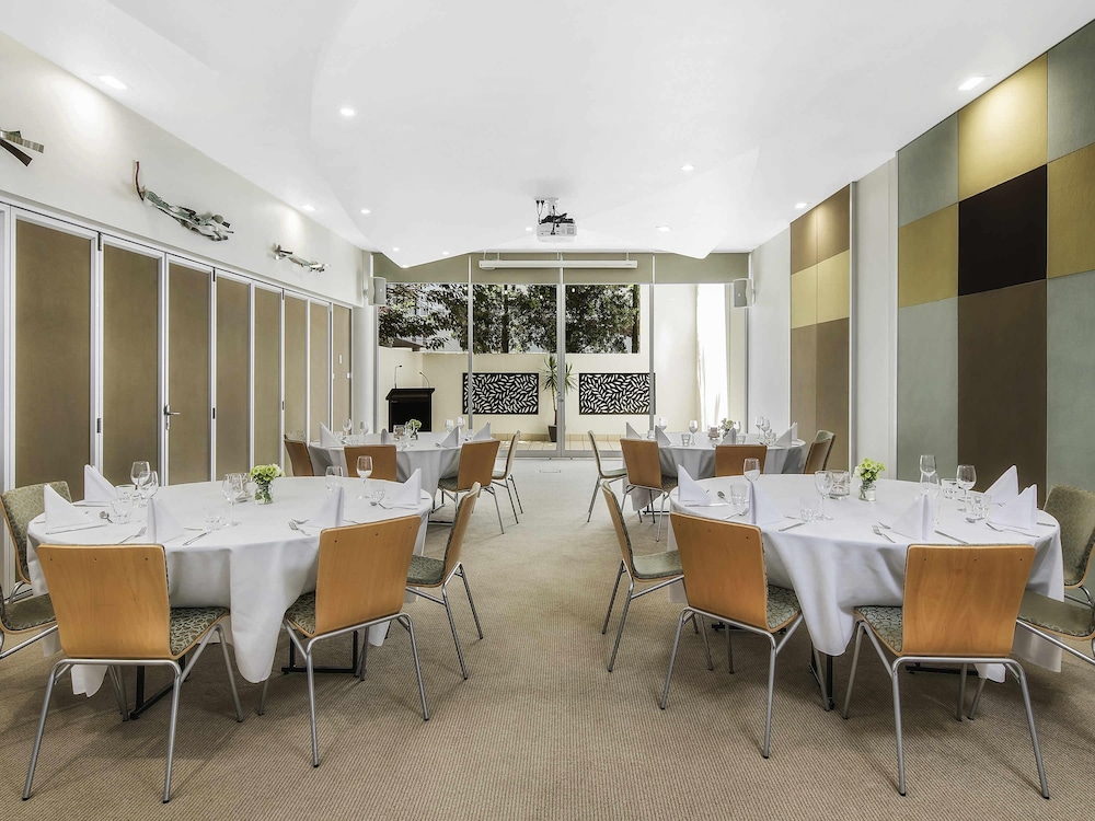 THE SEBEL MAROOCHYDORE 65/72