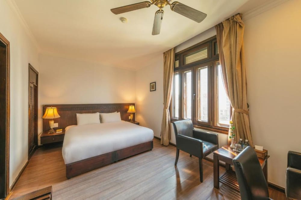 Chu Hotel 20/70