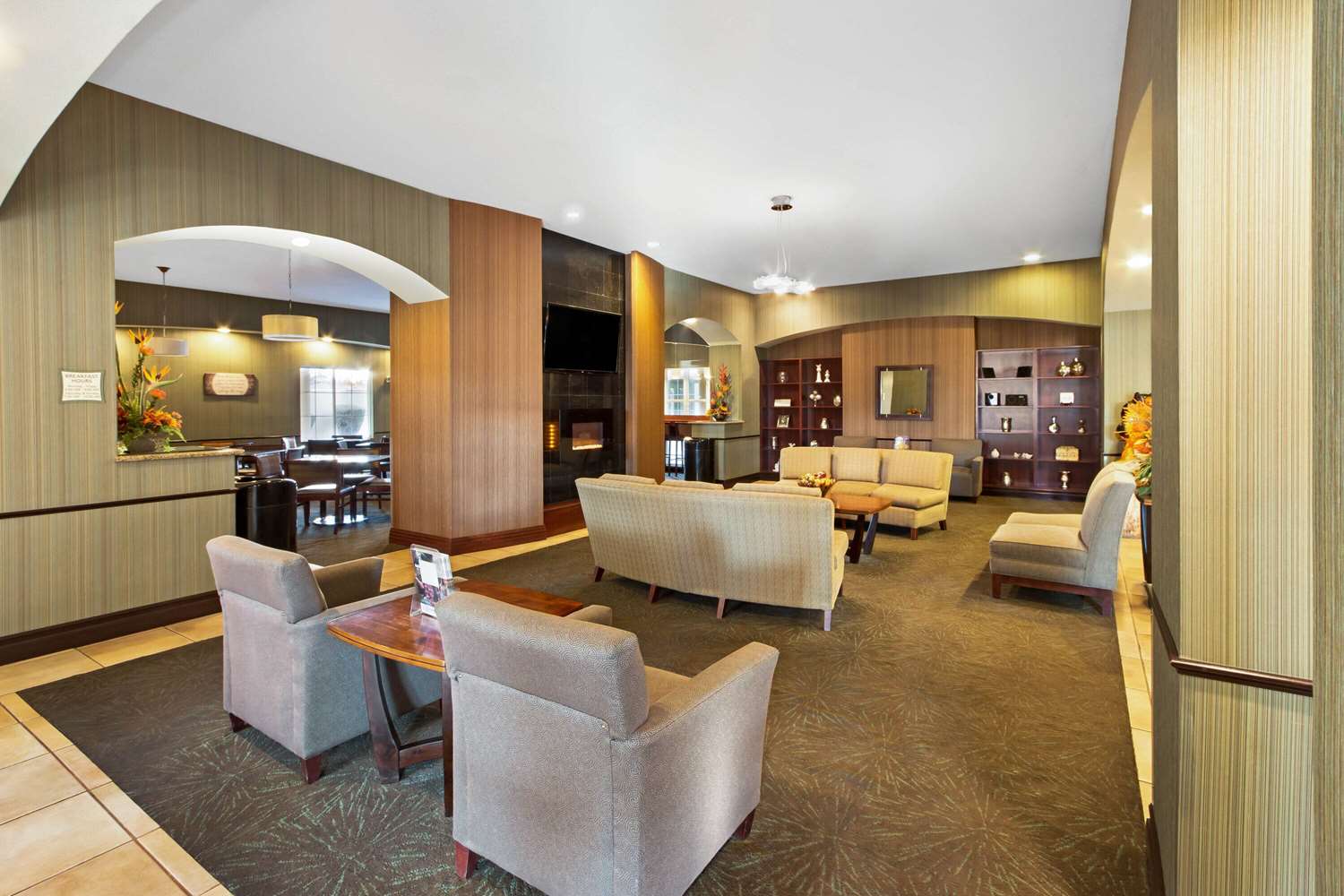La Quinta Inn & Suites by Wyndham Albuquerque Midtown 33/57