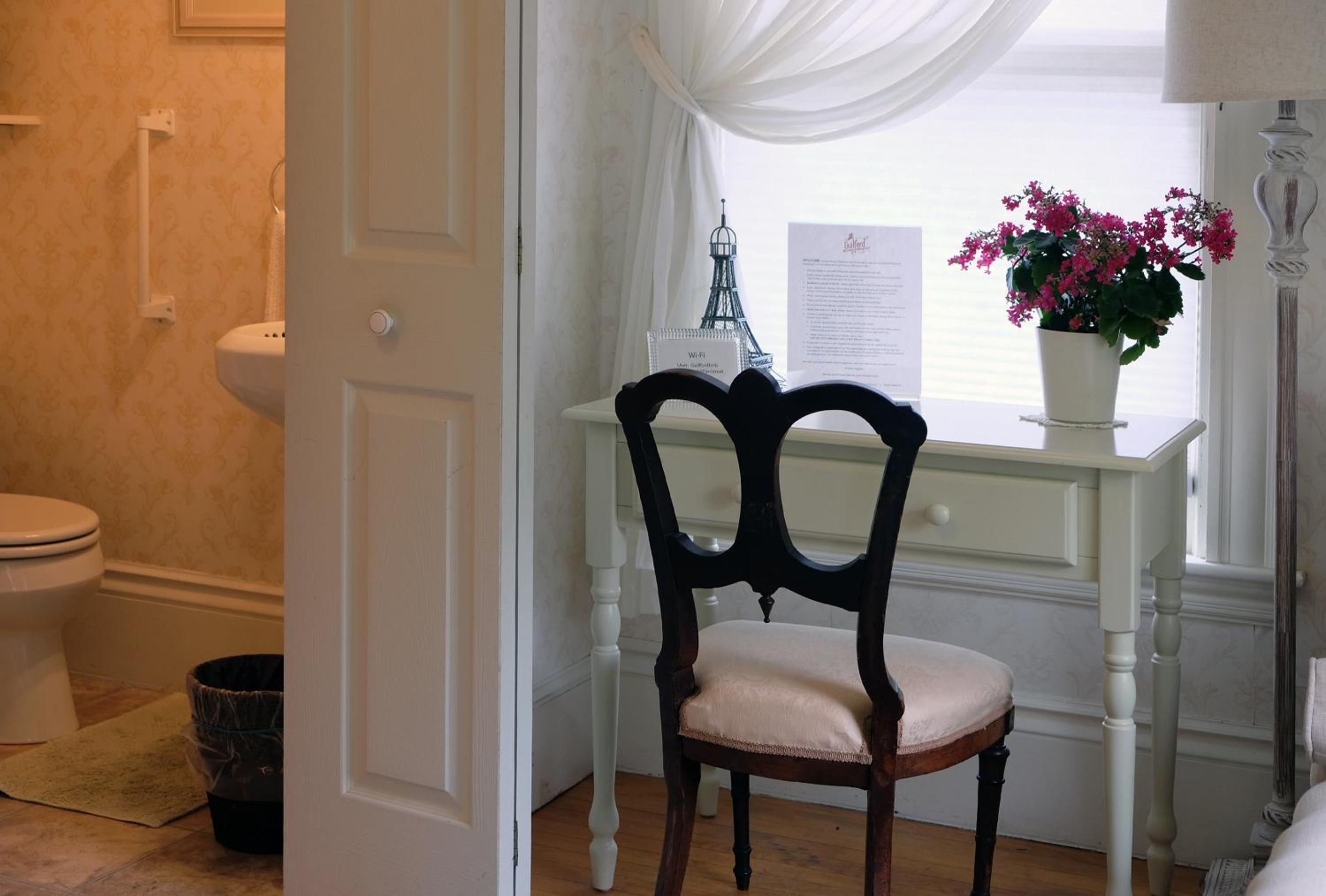 Guilford Bed and Breakfast 5/42