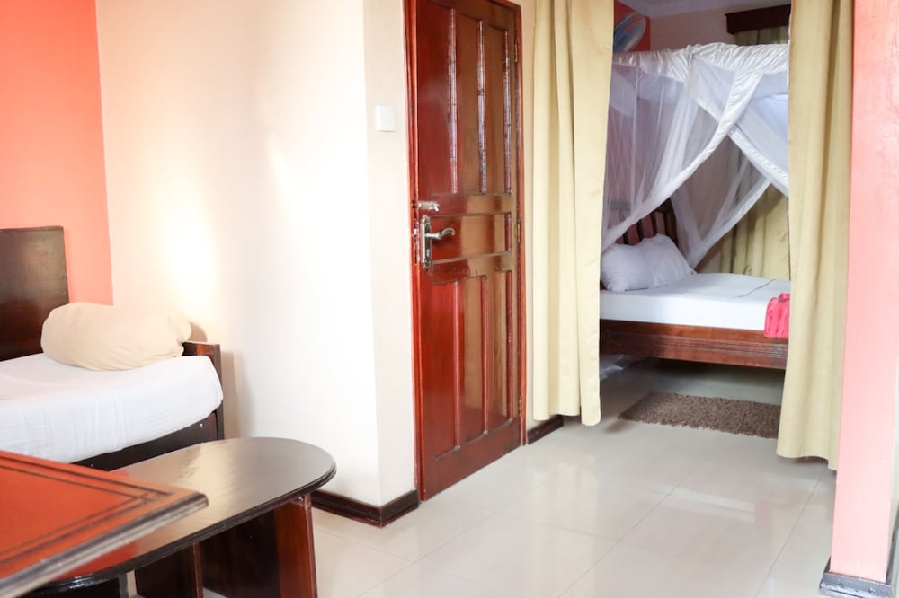 Darajani Hotel Ltd 20/50