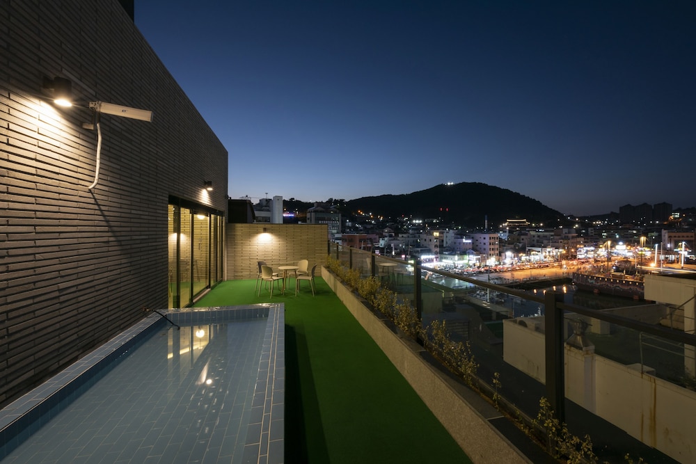 Brown Dot Tongyeong 23/29