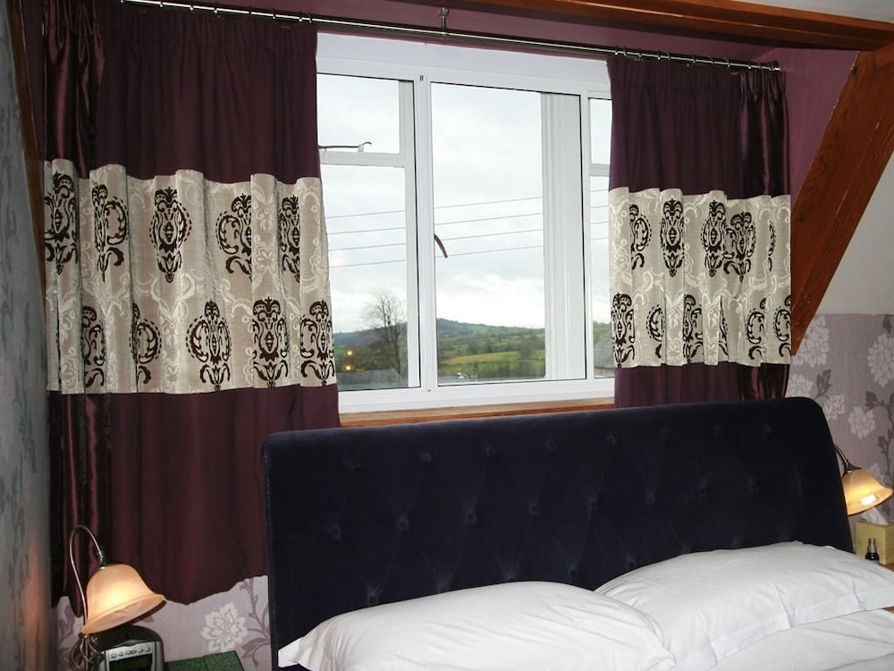 The Belfry, Restaurant and Rooms 16/39