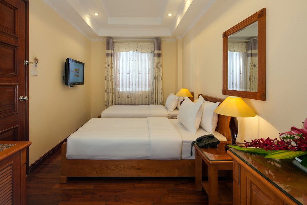 DELUXE, TWIN BEDS