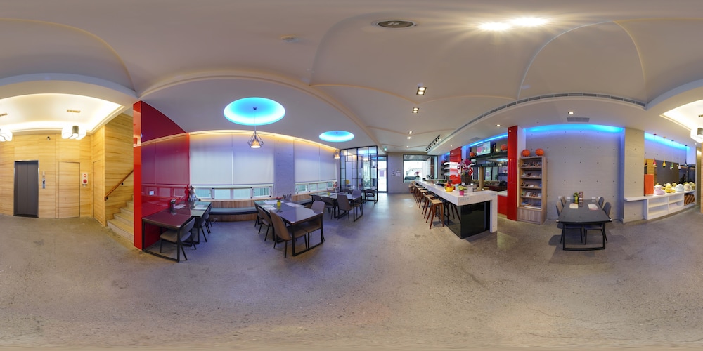 Travel Light Hotel 25/50