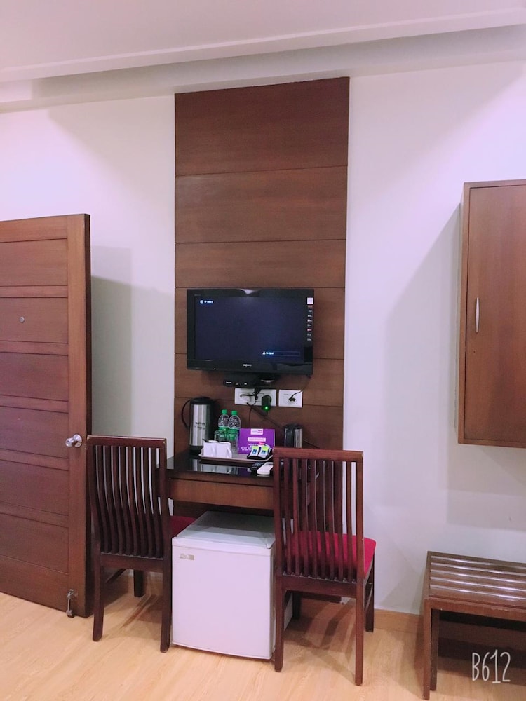 Hotel Dasaprakash 33/38