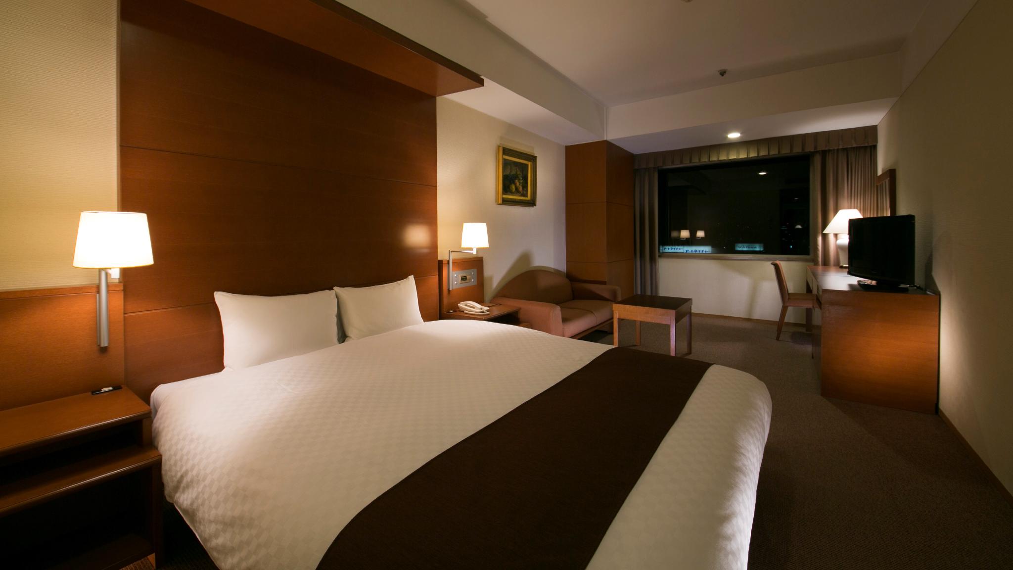 Room, Double Bed, Night View, Corner