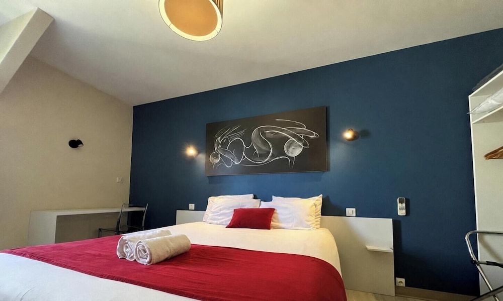 P Tit Dej Hotel Niort 11/58