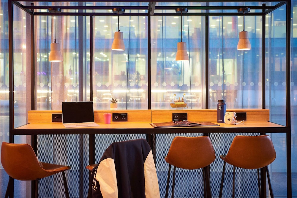 Moxy Southampton 52/55
