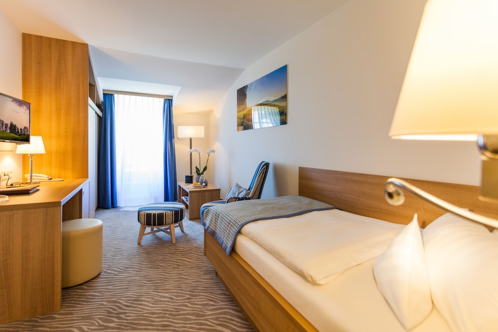 Room, Single, Single Bed, Sea View