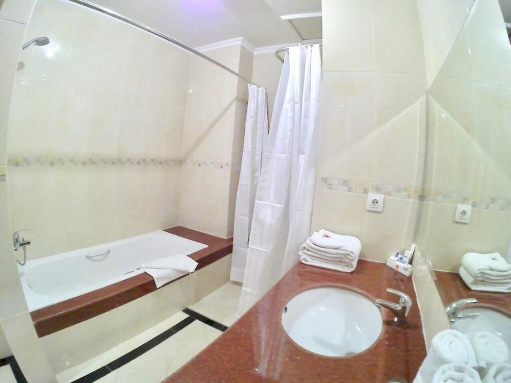 Hotel Tosan Solo Baru 39/39