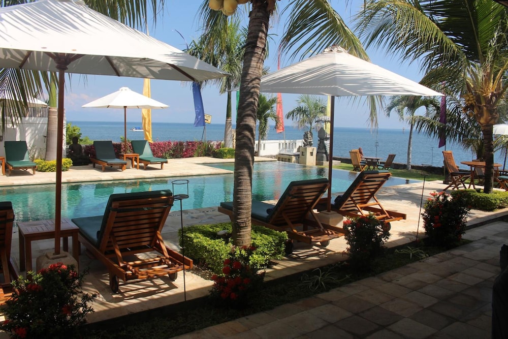 Kelapa Lovina Beach Villas 39/47