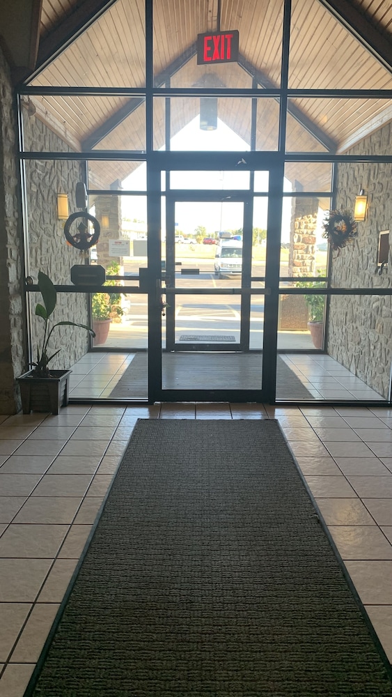 Regency Inn And Suites 22/51