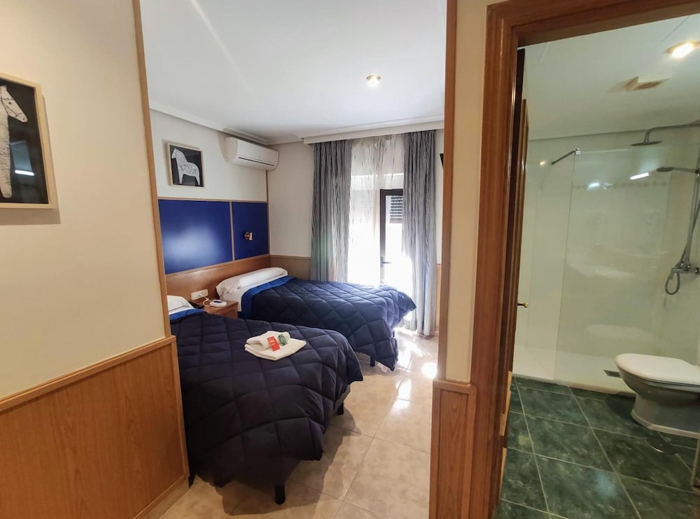 Tripolis Toledo Hostal 44/44