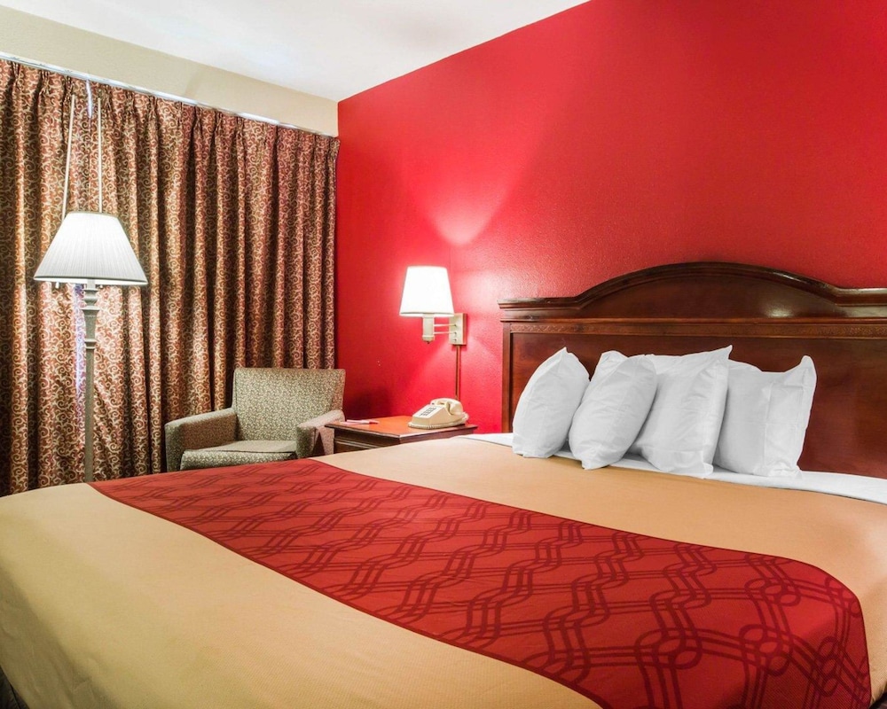 Econo Lodge Atlanta College Park 24/39