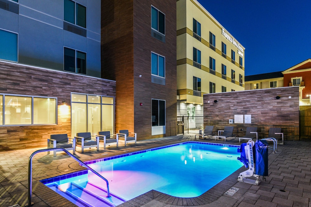 Fairfield Inn And Suites Ontario Rancho Cucamonga 3/49
