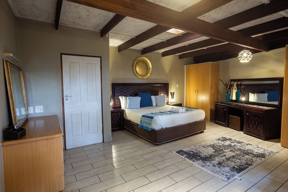 Waterfalls Boutique Hotel 8/50