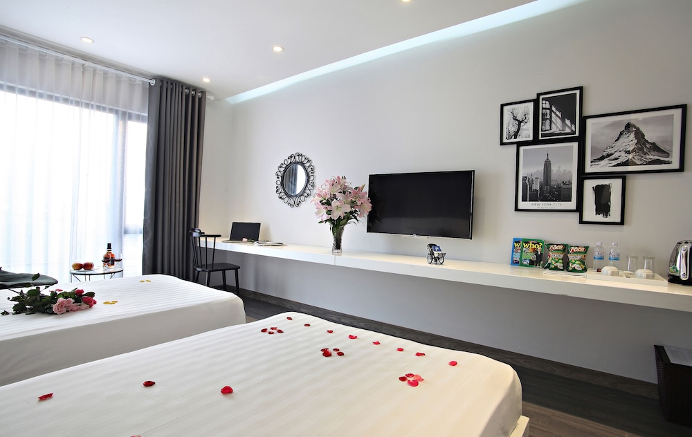 Ping Hotel Hanoi 7/66