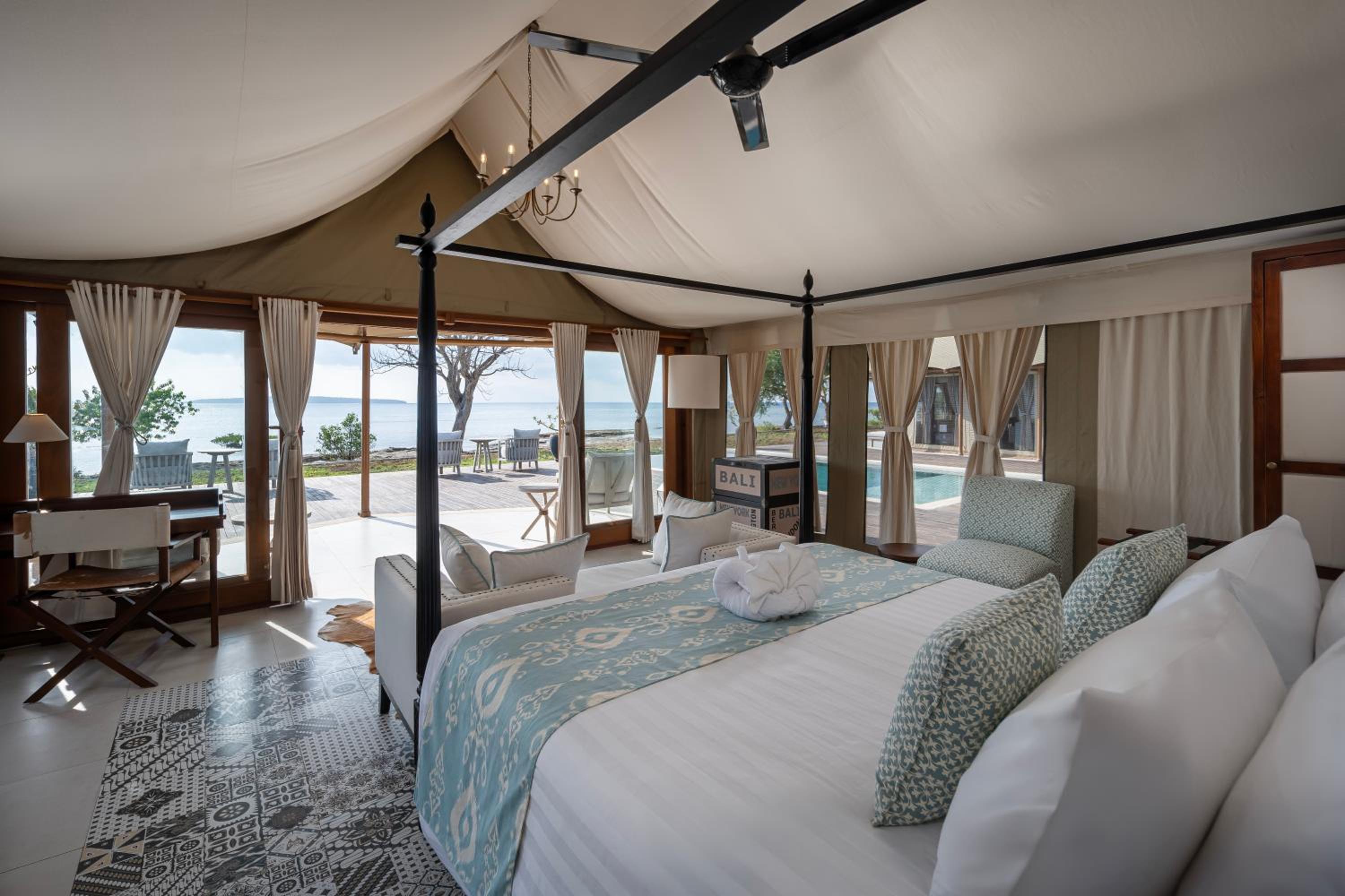2 Bedrooms, Suite, Beach Front