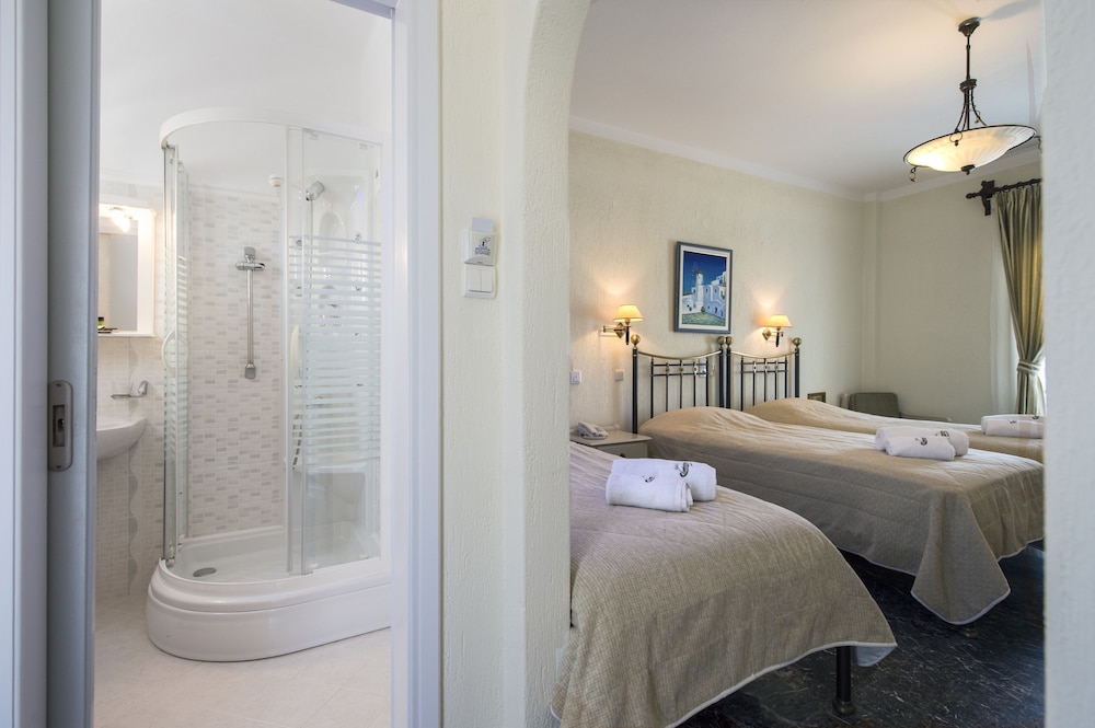 Contaratos Beach Hotel 47/50