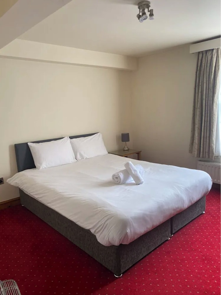 The Knighton Hotel by Payman Club 11/50