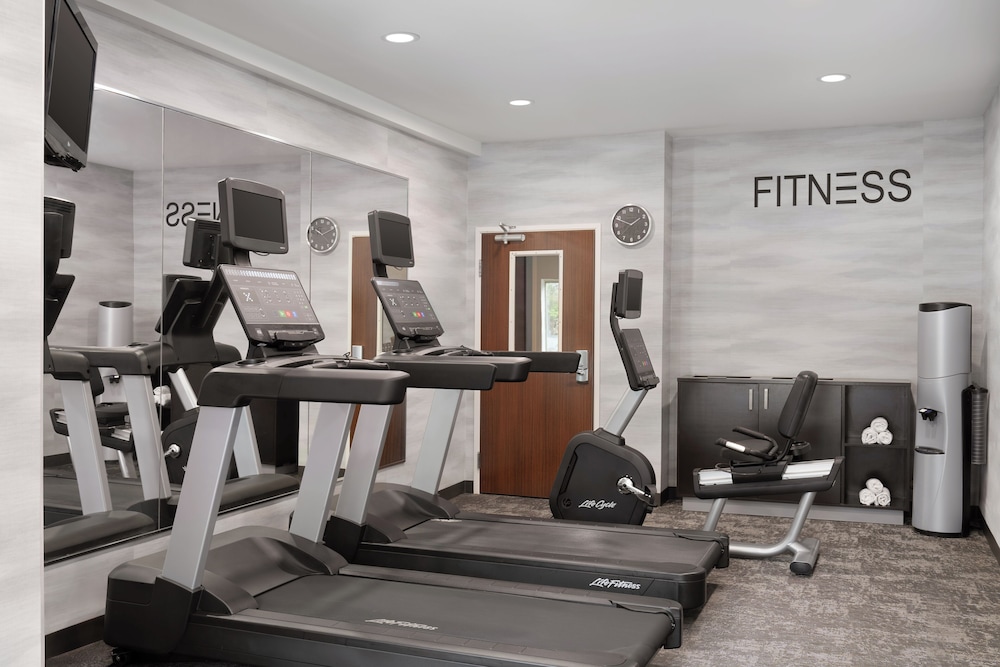 Fairfield Inn Suites By Marriott Chicago Naperville Aurora 24/50