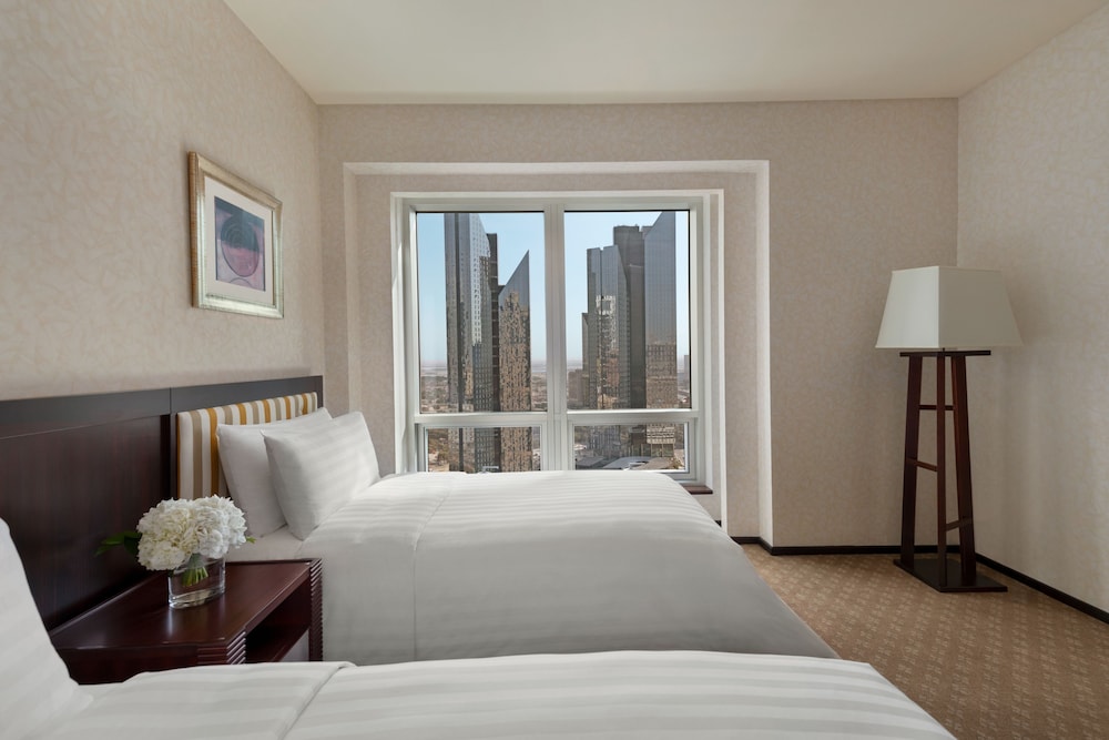 Shangri-La Residences and Apartments 8/45