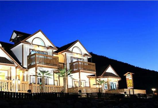 Namhae Rainbow Hill Pension 5/23