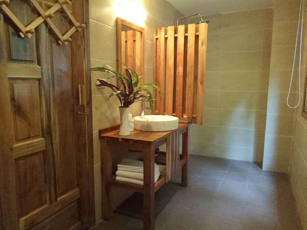 Ancarine Beach Resort 44/72