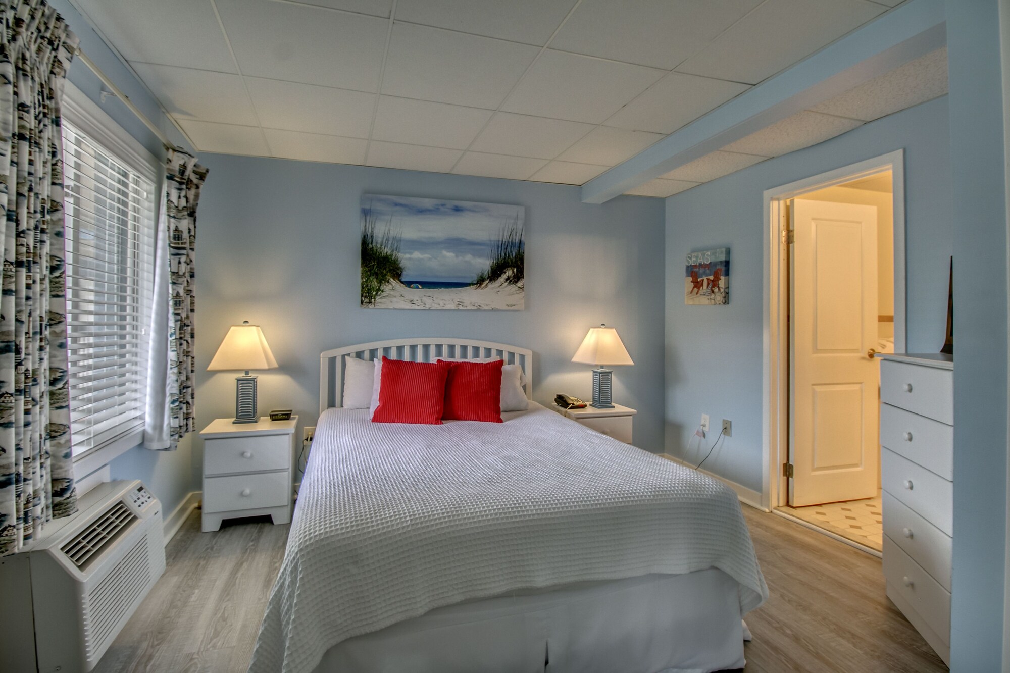 2 Bedrooms, 1 Queen and 2 Double Beds, Pool Side, 2 Bathrooms, Sofa