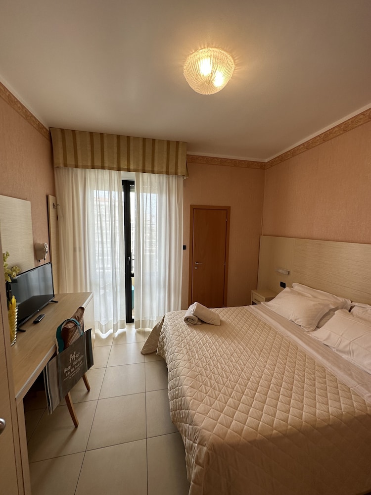 ROOM, DOUBLE BED, SEA VIEW