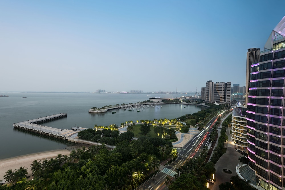 Sheraton Zhanjiang Hotel 1/48