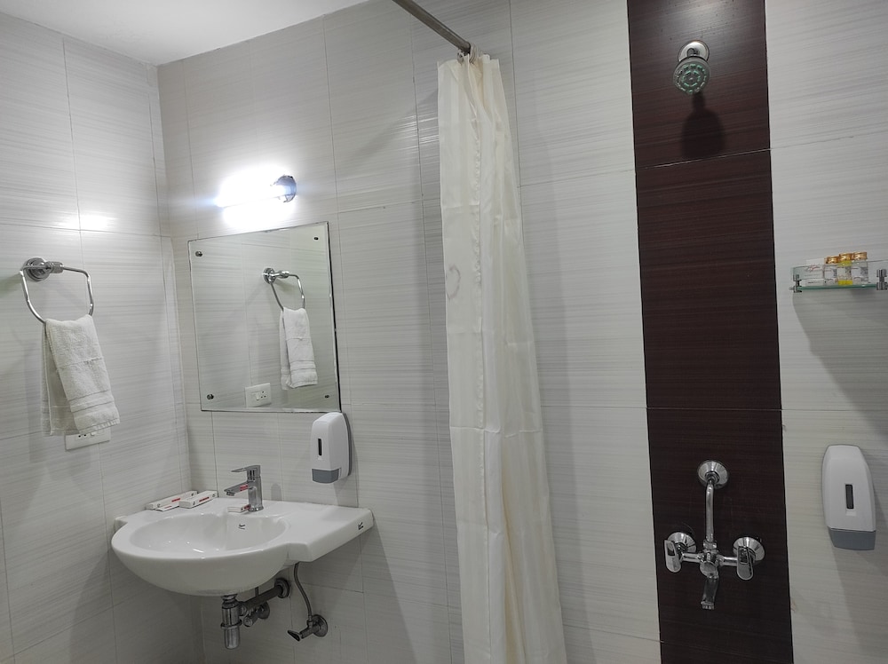 Hotel Hyphen 55/55