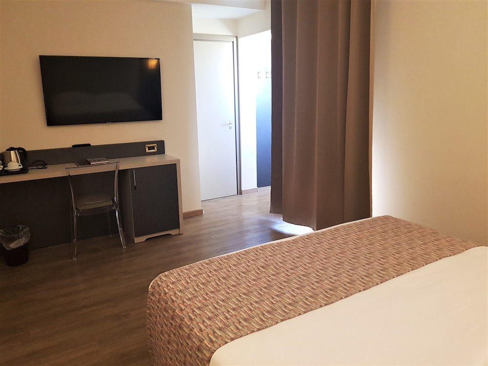 Astra Hotel 26/51