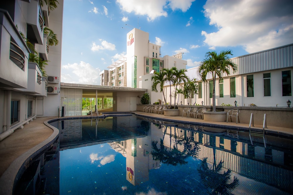 Golden City Rayong Hotel 62/69