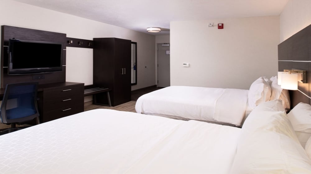 Holiday Inn Express Cincinnati West 19/74