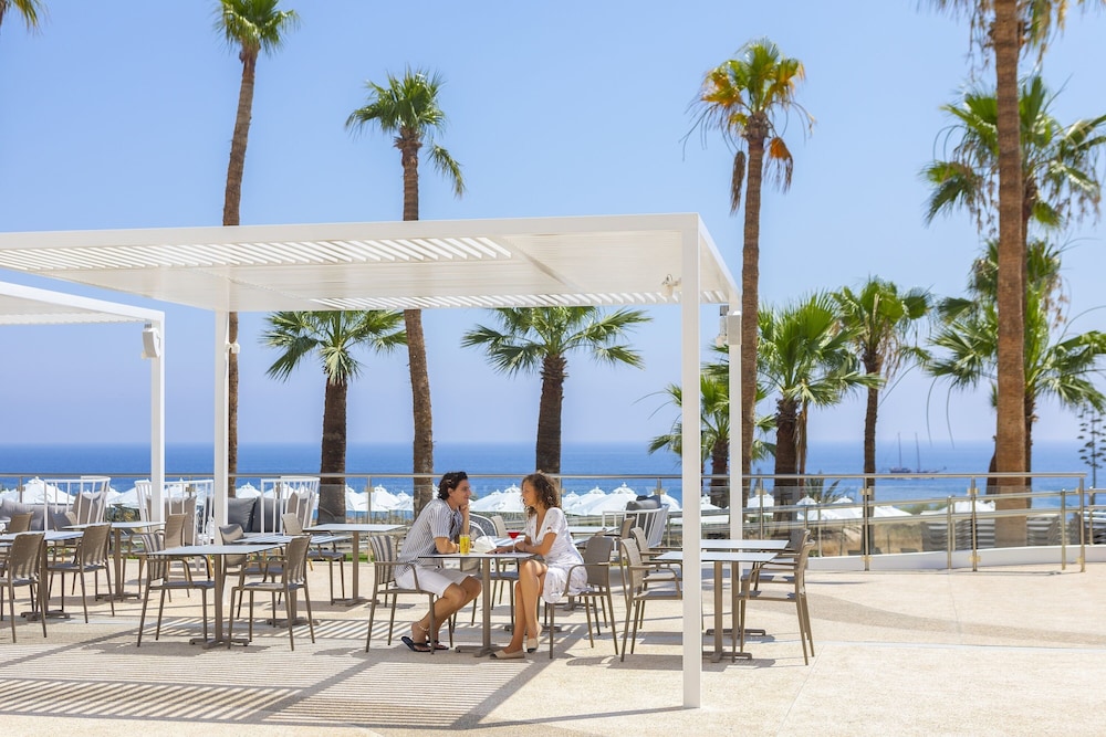 Leonardo Crystal Cove Hotel Spa By the Sea 49/64