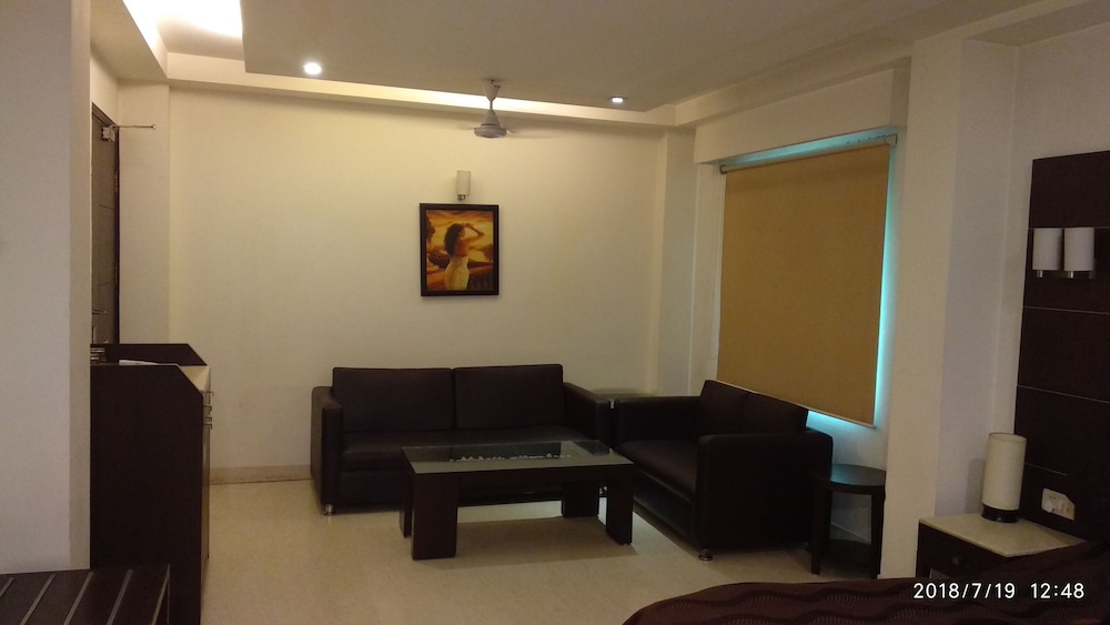 Metropolis Guest House 36/50