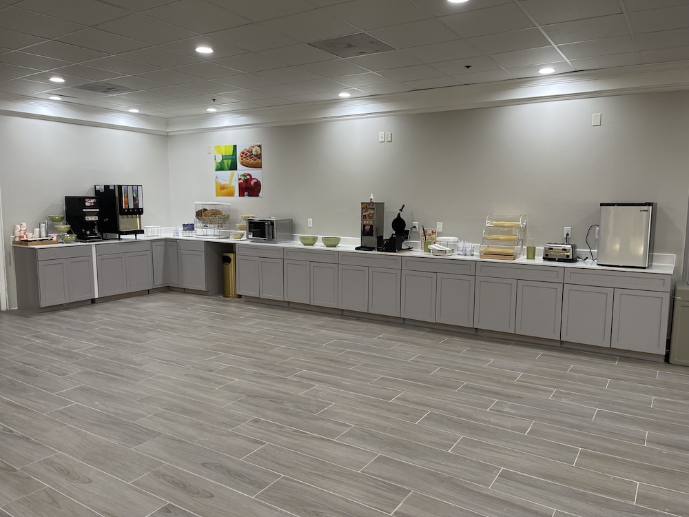 Quality Inn & Suites New Hartford - Utica 3/43