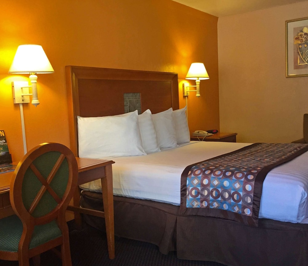 Americas Best Value Inn Austin University 8/32