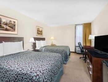 ROOM, 2 DOUBLE BEDS