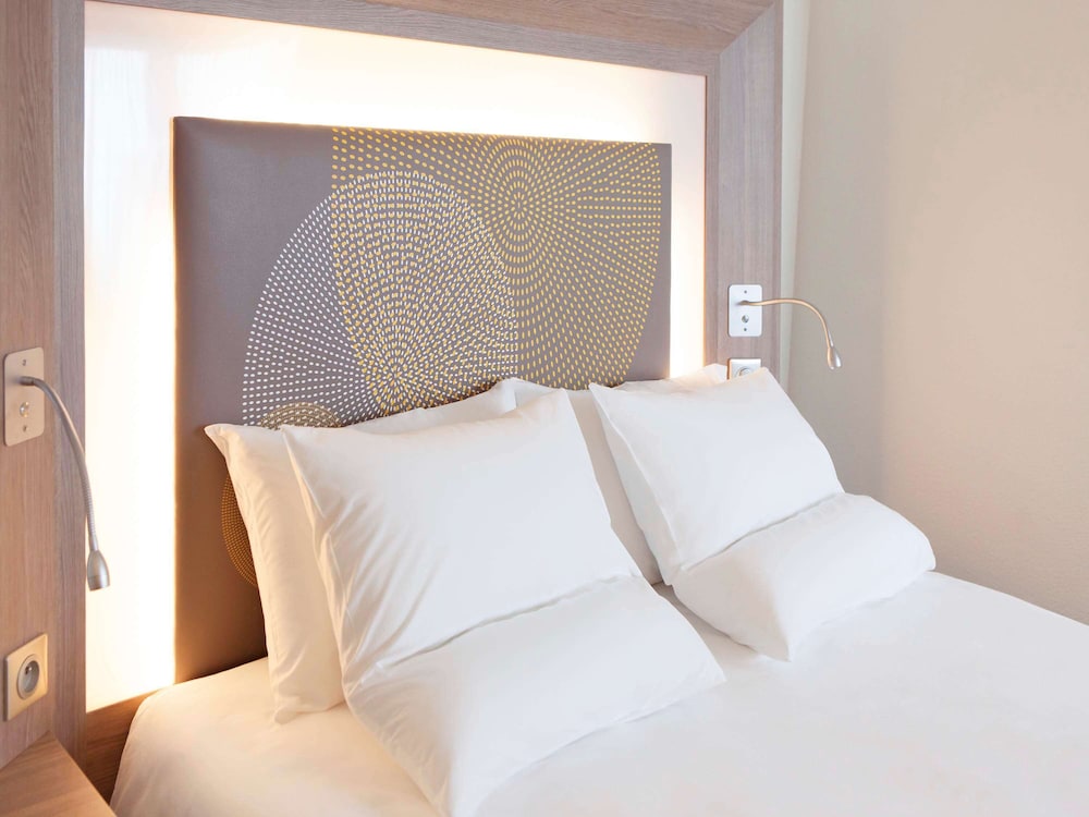 NOVOTEL CHATEAU DE VERSAILLES 23/72