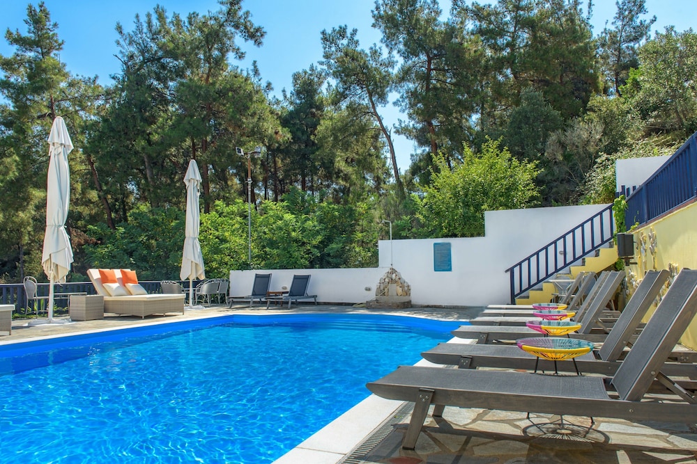 Leandros Hotel 46/50