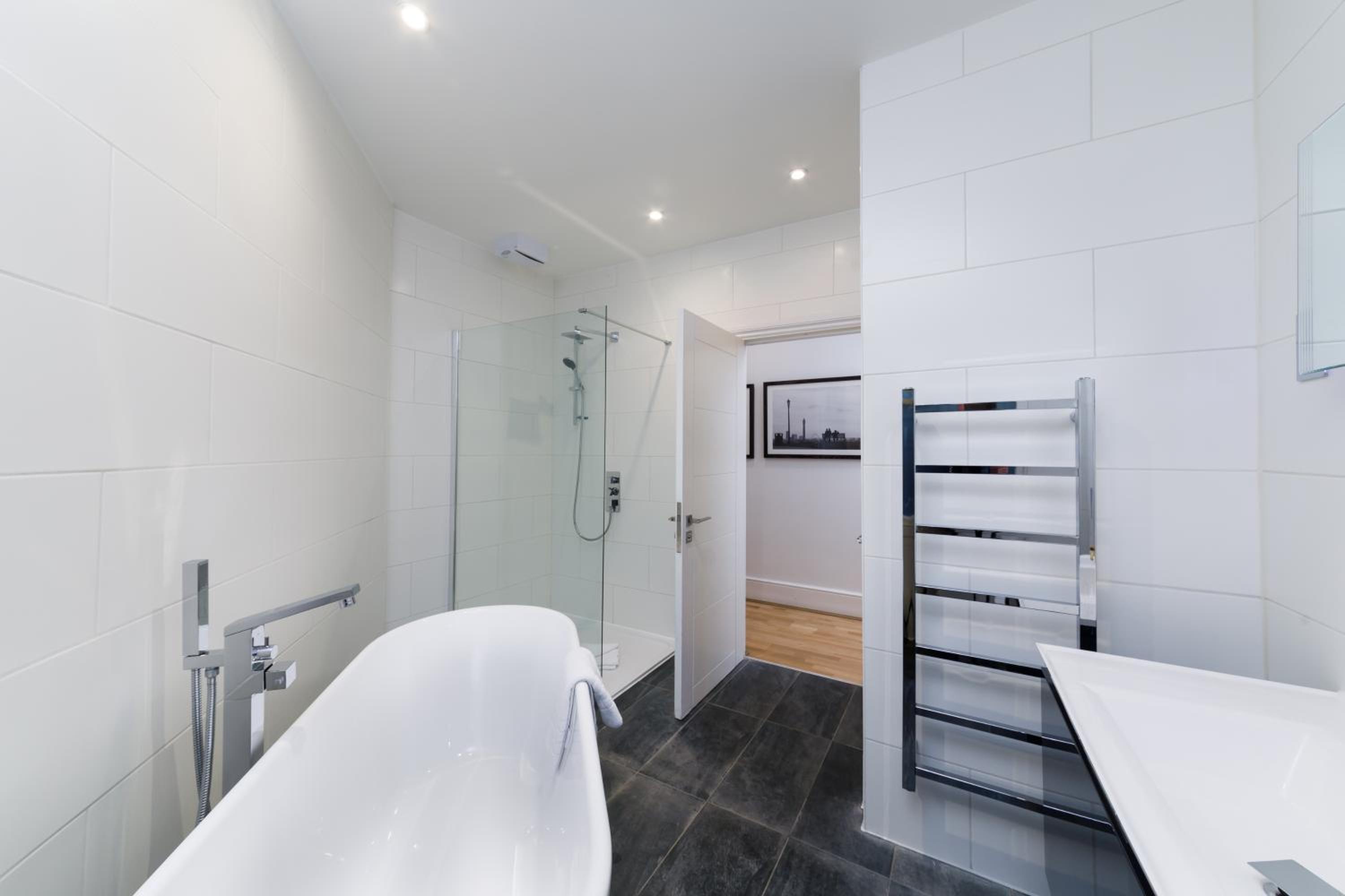 Garrick Mansions by Aeria Apartments 18/19