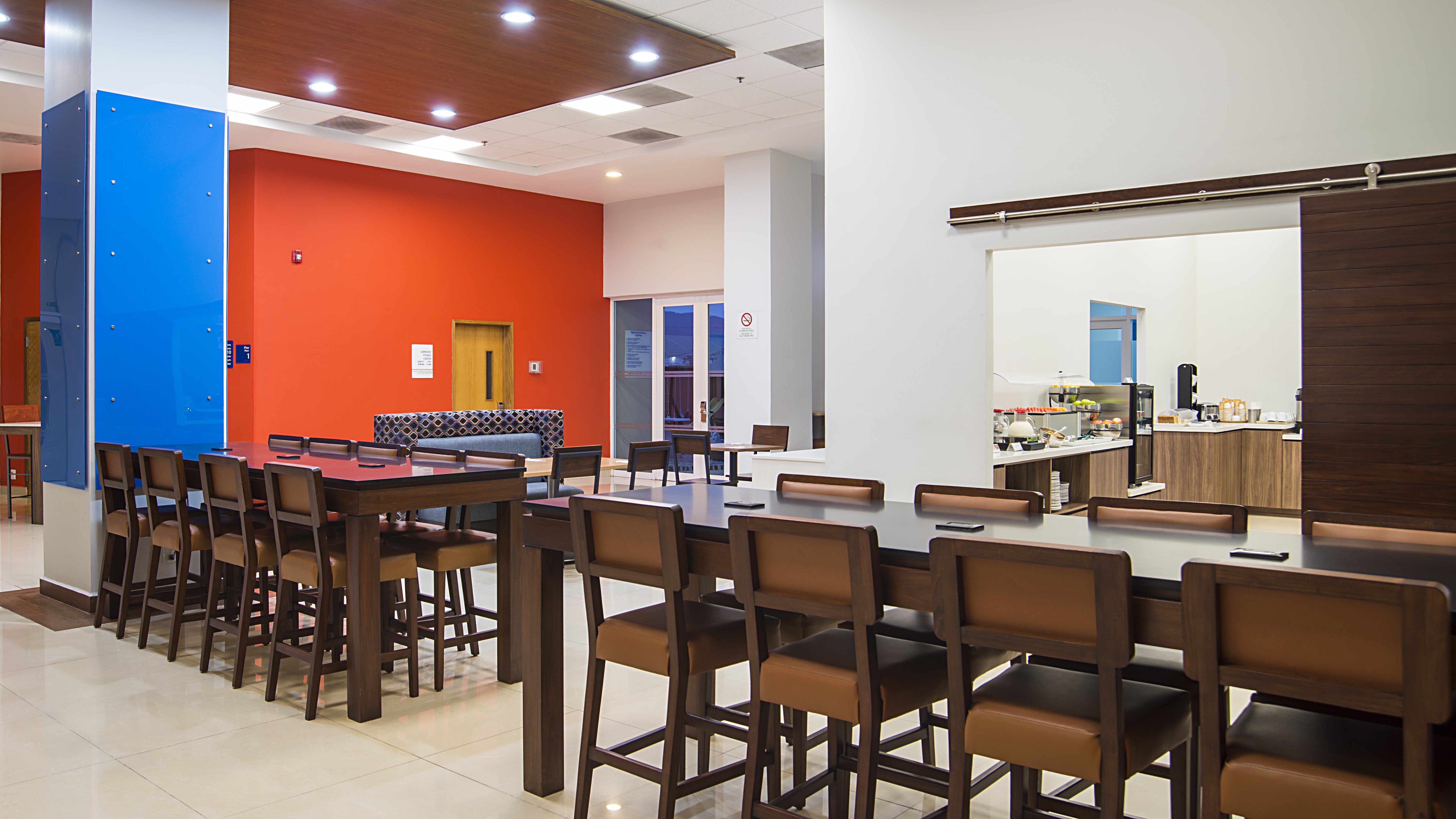Holiday Inn Express Manzanillo 35/50