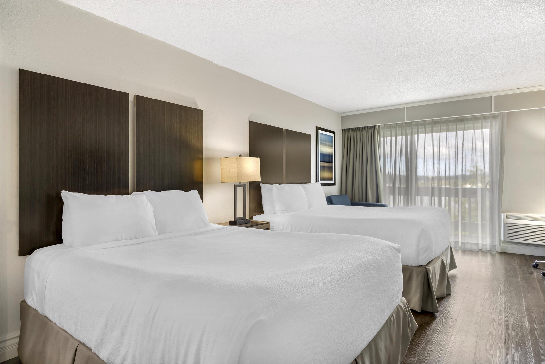 Best Western Pier Point Inn 5/22