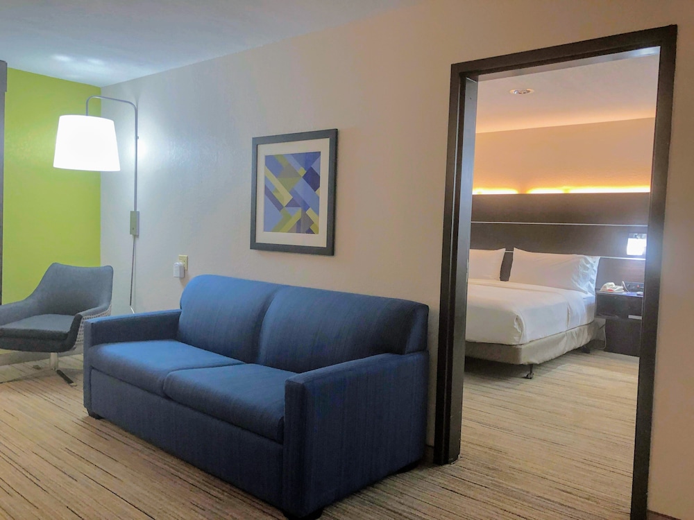 Holiday Inn Express Suites Hearne 31/49